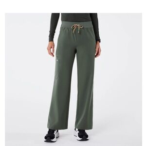 Moss High Waisted Isabel Wide Leg - Petite Scrub Pant